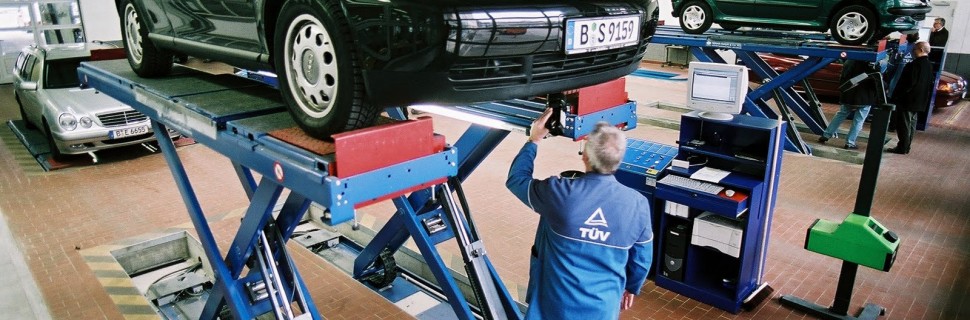 Экспертиза TÜVНаши специалисты совместно с независимыми специалистами TÜV выполнят полную проверку и диагностику Вашего транспортного средства и составят подробный отчет о техническом состоянии автомобиля.